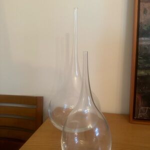 Elegant White Glass Vase Accents